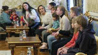 Передача украинских детей для возвращения к семьям в Украину в феврале 2024 г.