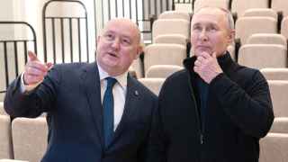Владимир Путин с губернатором Севастополя Михаилом Развожаевым